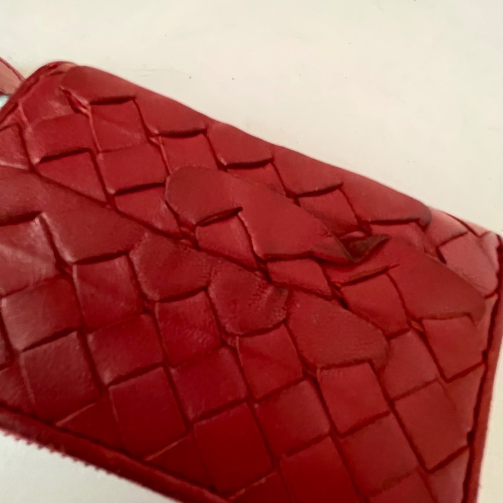 Bottega Veneta Intrecciato Leather Red Ruffle Zip Compact Wallet/Card/Coin Case - Picture 11 of 16